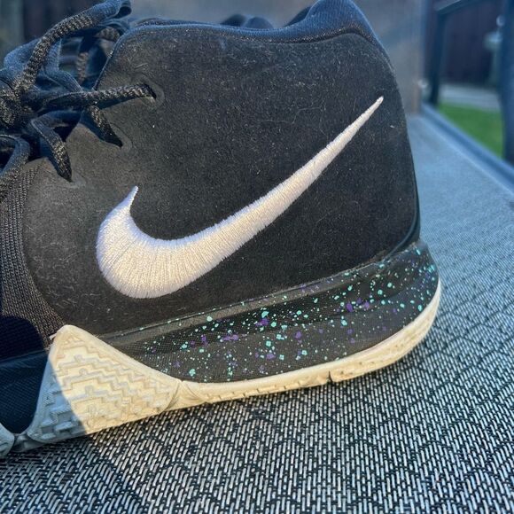 Nike Kyrie 4 "Ankle Taker" 943806-002 Black White Purple Men's Size 9 - Picture 6 of 16